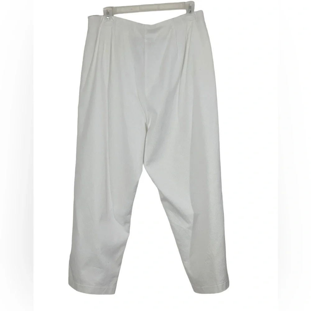 Bob Mackie women’s Wearable Art textures white golf pants. Size large - Picture 7 of 9